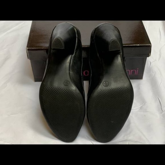 Roberto Vianni T-Strap Black Leather Heels - Picture 9 of 11